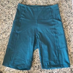 Girlfriend Collective Biker Shorts with Pockets Size S